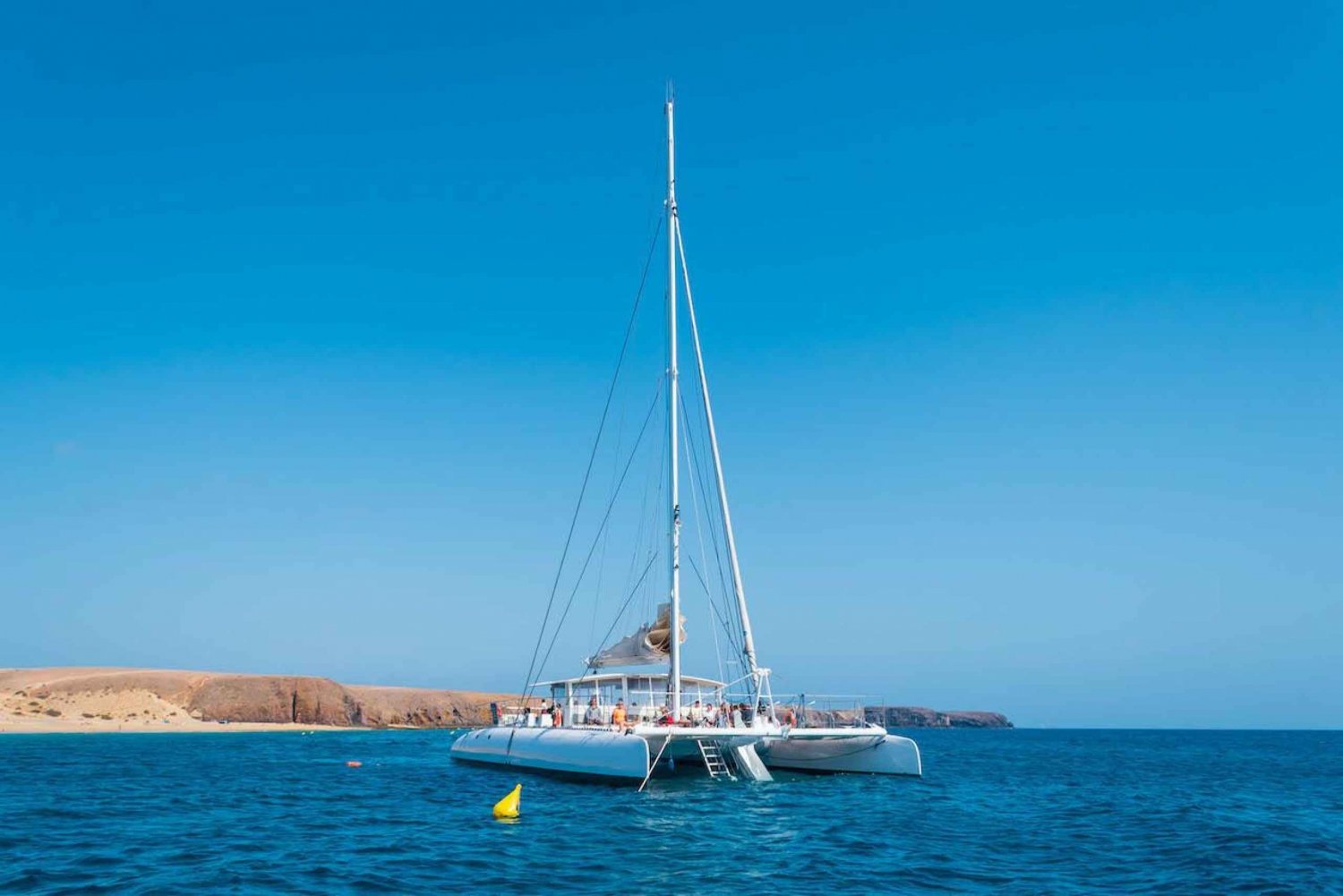 Lanzarote: viagem de um dia à vela Catlanza Gold com almoço