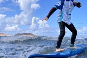 Lanzarote - Famara: Surf lessons for everyone, no matter your age or skill level