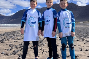 Lanzarote - Famara: Surf lessons for everyone, no matter your age or skill level