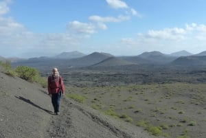 Lanzarote: Guided Volcano Hike with Transfers