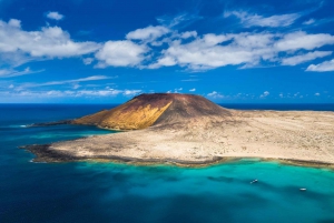 Lanzarote: La Graciosa Complete Jeep Tour met Strandtijd