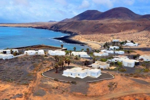 Lanzarote: La Graciosa Complete Jeep Tour met Strandtijd