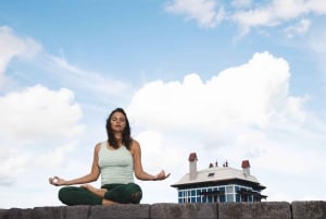 Lanzarote: Clase de yoga al aire libre con auriculares