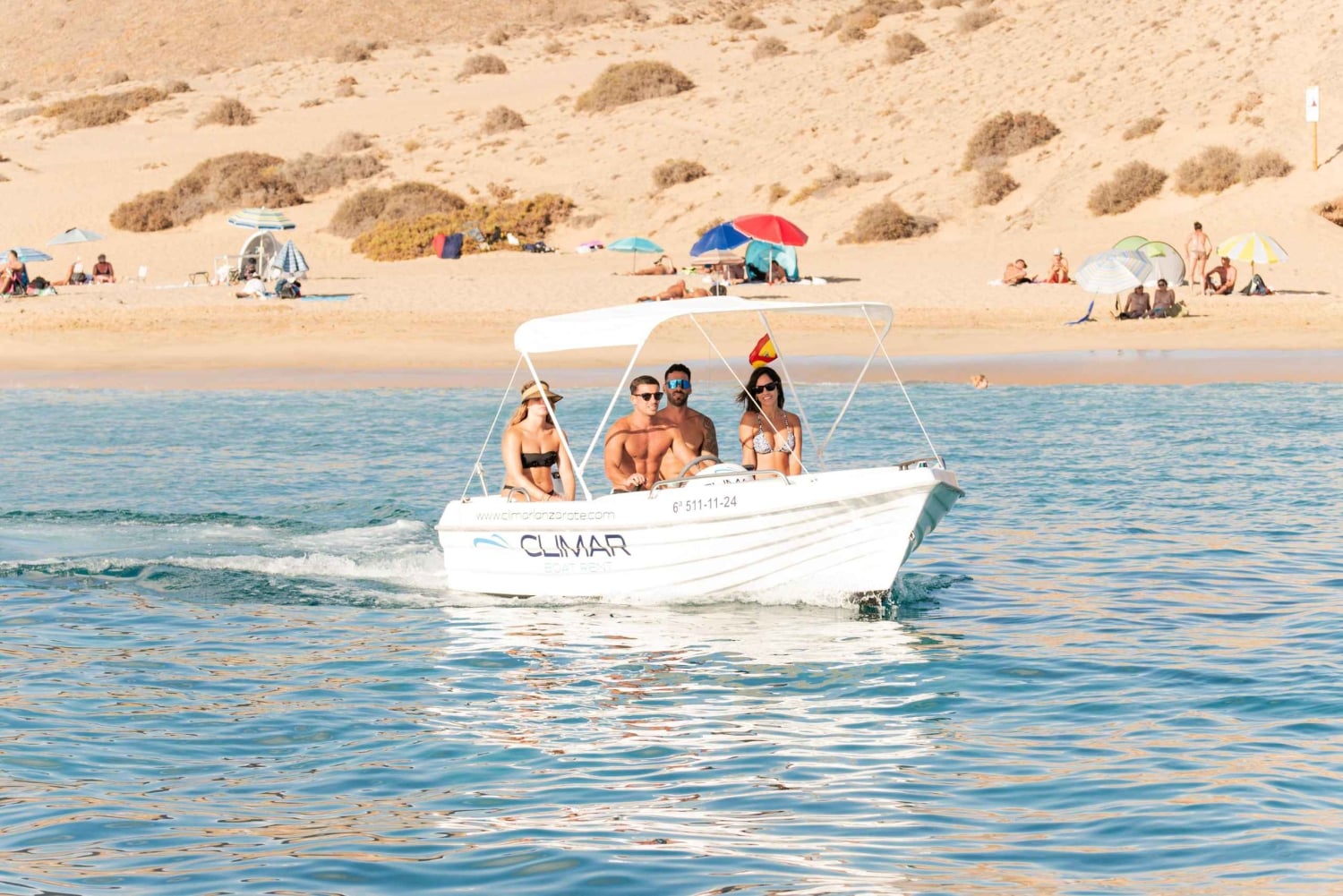 Lanzarote (Puerto Calero): Båtuthyrning med och utan licens.