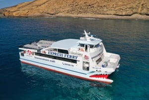 Lanzarote: Roundtrip Ferry Ticket to La Graciosa with Wi-Fi