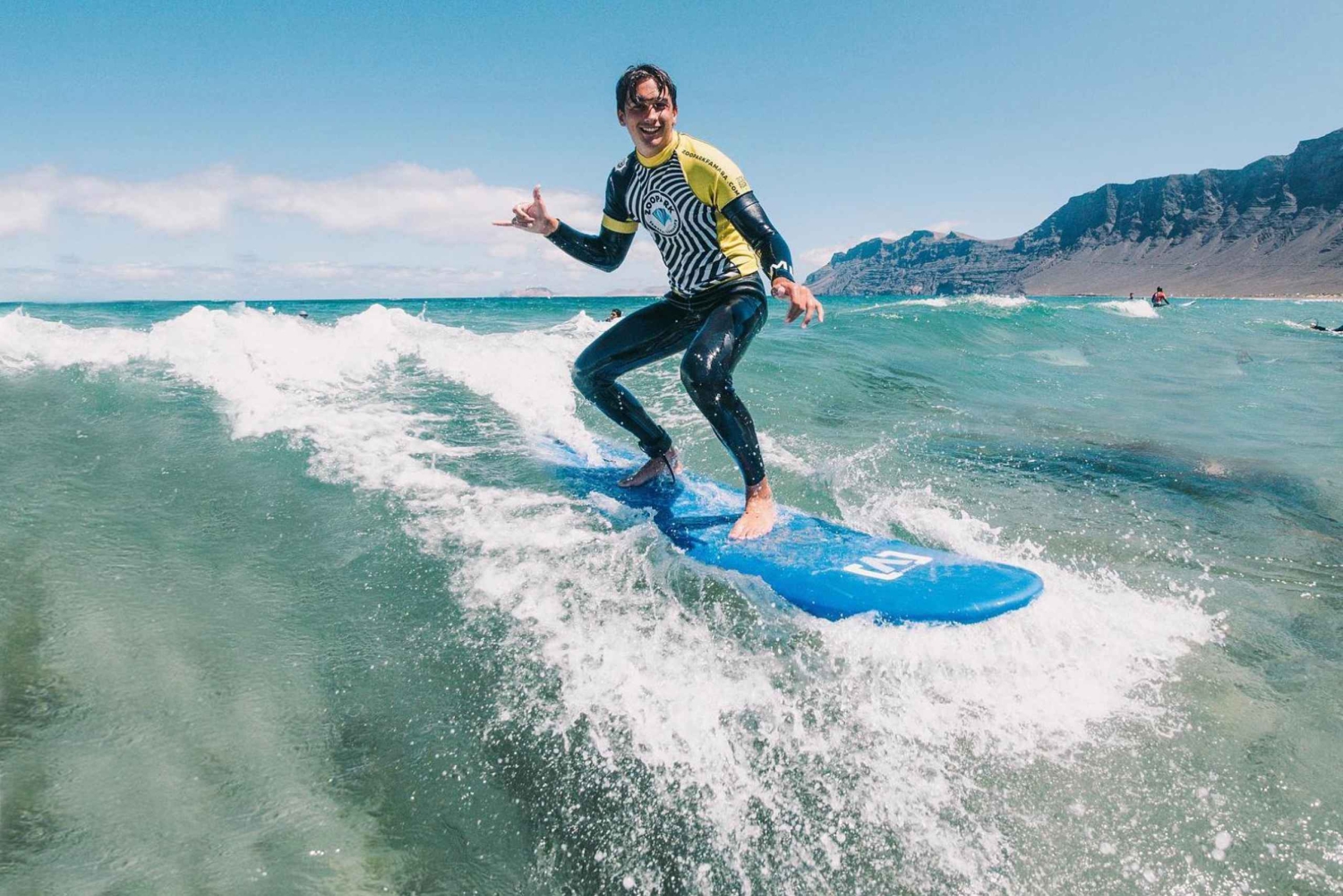 ランサローテ島：ファマラのサーフィンコース パッケージ