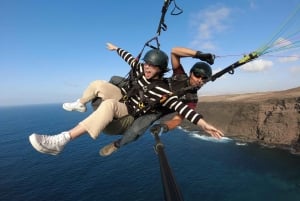 Lanzarote: Tandem Paragliding Flight Over Lanzarote