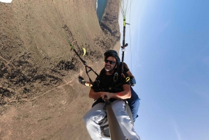 Lanzarote: Tandem Paragliding Flight Over Lanzarote