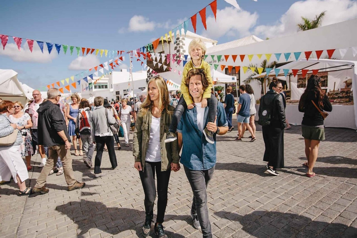 Lanzarote: Teguise Handicraft Market and La Graciosa Island