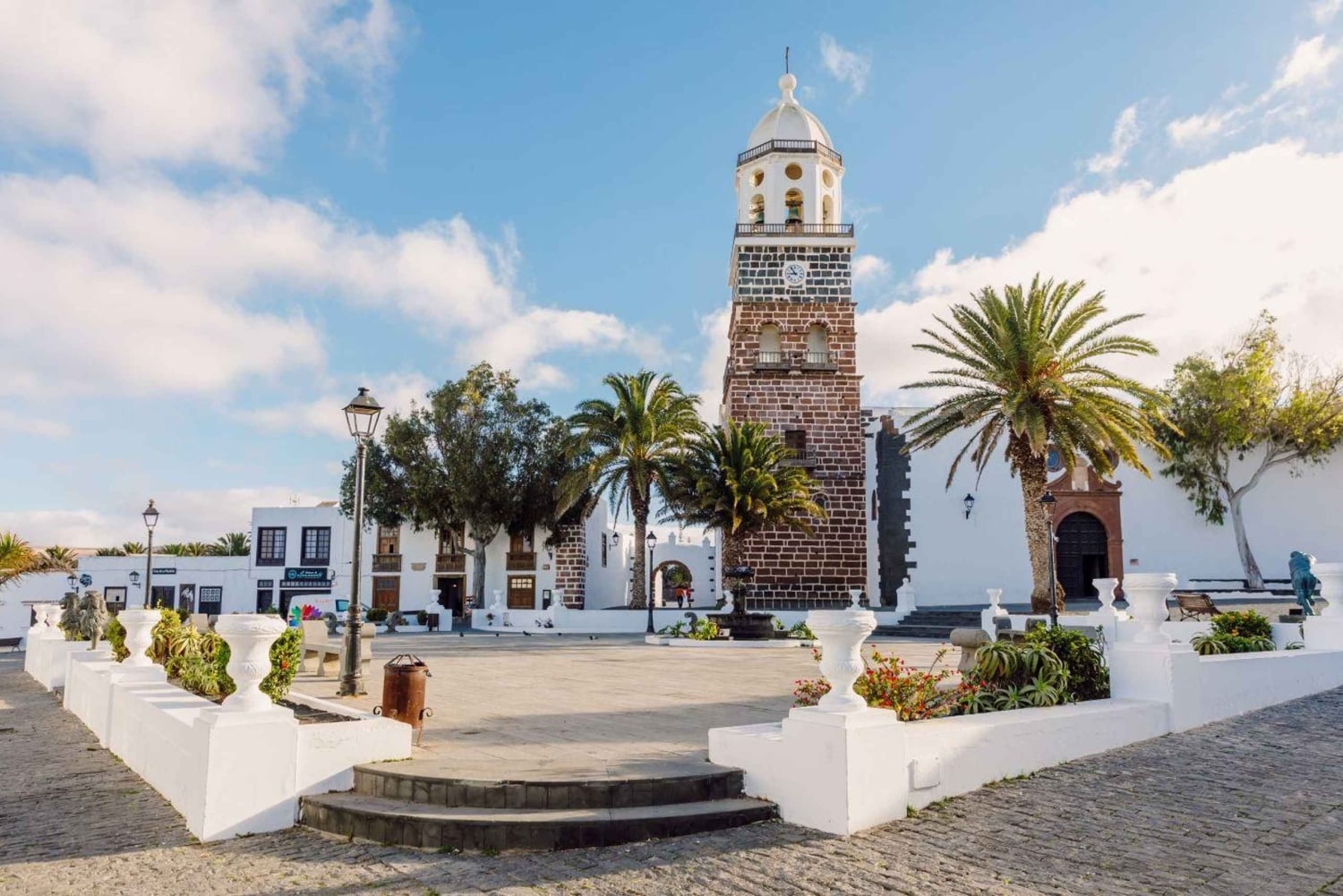 Lanzarote: Teguise-markedet og LagOmar privat omvisning