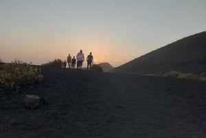 Lanzarote: Timanfaya Natural Park Trekking Tour