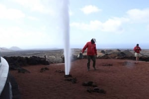 ランサローテ島：ティマンファヤ国立公園の火山クレーターツアー