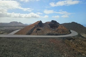 ランサローテ島：ティマンファヤ国立公園の火山クレーターツアー