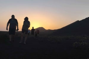 Lanzarote: Timanfaya Natural Park Trekking Tour