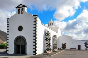 Lanzarote: Timanfaya Park and Jameos del Agua Full-Day Tour