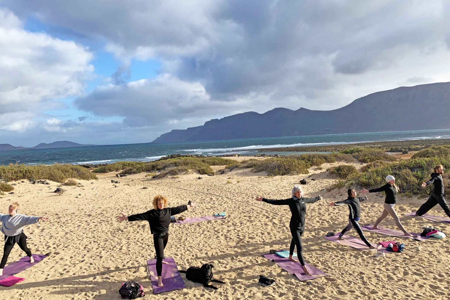 Lanzarote: Vulkanische Yoga-Session mit Meerblick