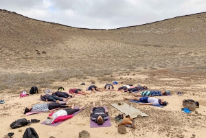 Lanzarote: Vulkanische Yoga-Session mit Meerblick