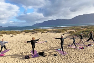 Лансароте: сеанс вулканической йоги с видом на океан