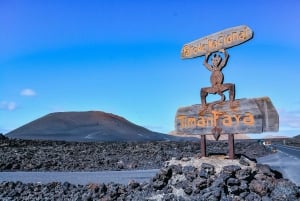 Lanzarote: Volcanos of Timanfaya and Caves Tour with Lunch