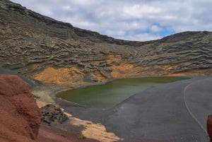 Lanzarote: Volcanos of Timanfaya and Caves Tour with Lunch