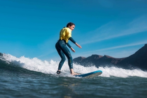 Première école de surf de Lanzarote - cours de 2 heures ou de 4 heures