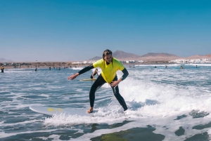 Première école de surf de Lanzarote - cours de 2 heures ou de 4 heures