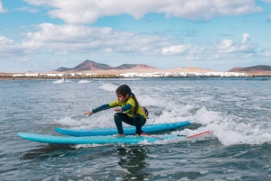 Première école de surf de Lanzarote - cours de 2 heures ou de 4 heures