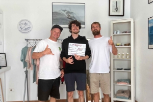 Première école de surf de Lanzarote - cours de 2 heures ou de 4 heures