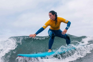 Première école de surf de Lanzarote - cours de 2 heures ou de 4 heures