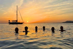 Privat yachtutflykt med gourmetgrill och solnedgång till Papagayos stränder