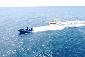 Puerto del Carmen: viaggio in catamarano con sport acquatici