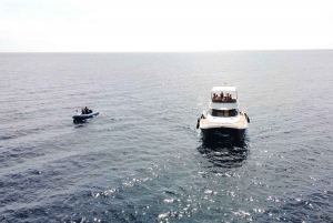 Puerto del Carmen: viaggio in catamarano con sport acquatici