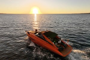 Lanzarote High-Performance Boat: Excursion to Isla de Lobos and Papagayo