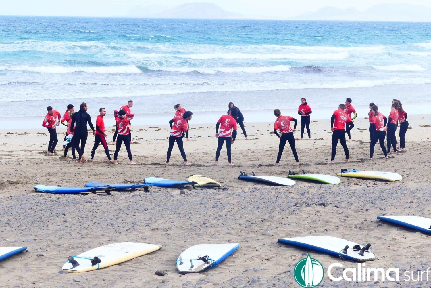 Surf in Famara: 2 hours of pure excitement and nature