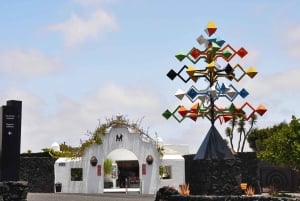 Teguise: Market and César Manrique Foundation Tour