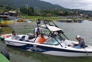 Valle de Bravo: Ski Boat Rentals