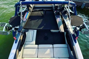 Valle de Bravo: Ski Boat Rentals