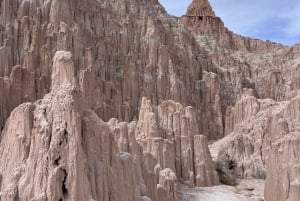 Excursion d'une journée au parc d'État de Cathedral Gorge et à la Zone 51 au départ de Las Vegas