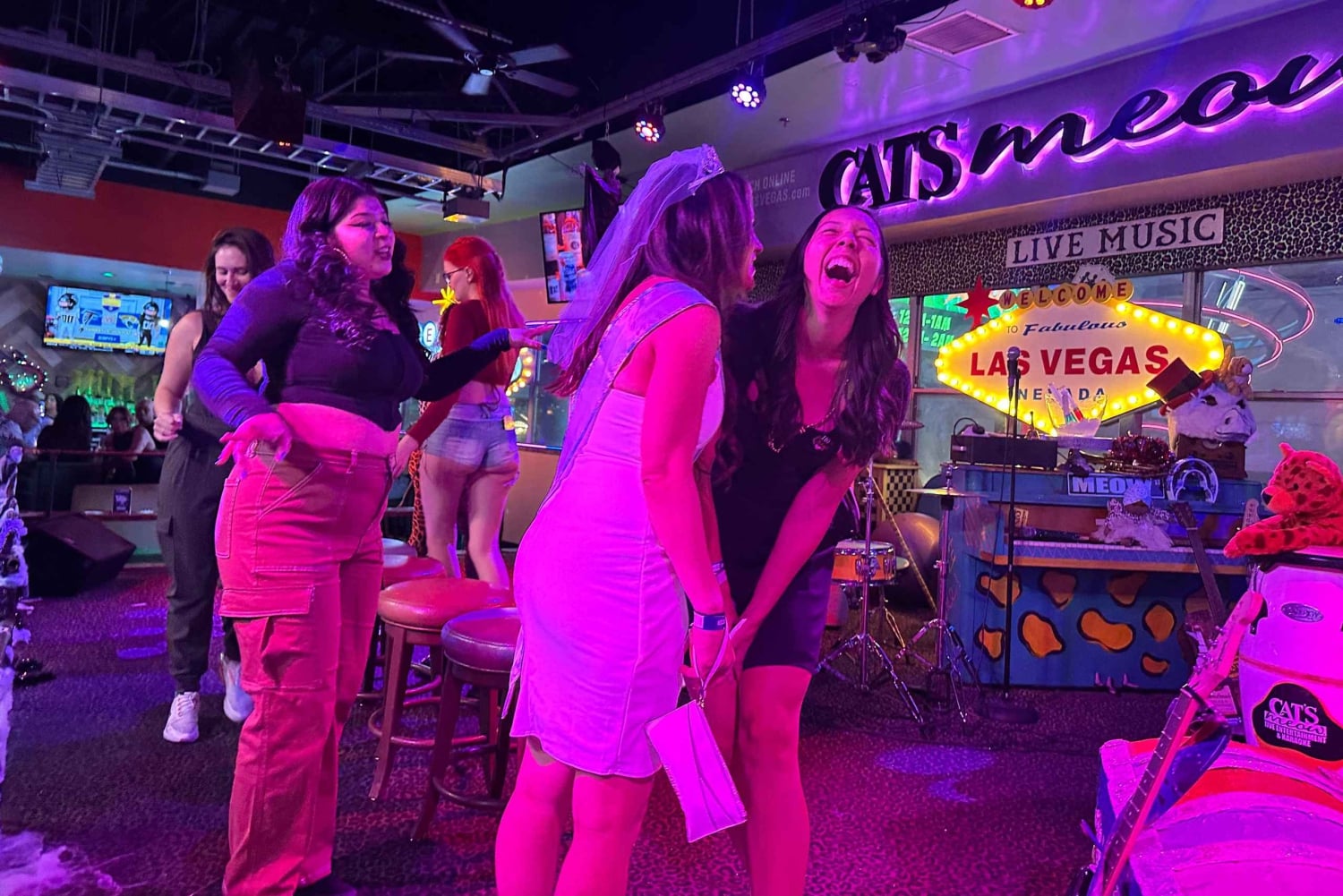 ラスベガスのダウンタウン: フリーモント ストリートのバー巡り