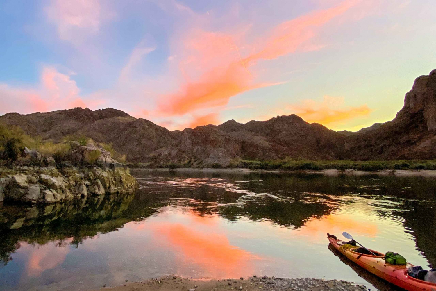Au départ de Las Vegas : Excursion en kayak au crépuscule dans le Black Canyon