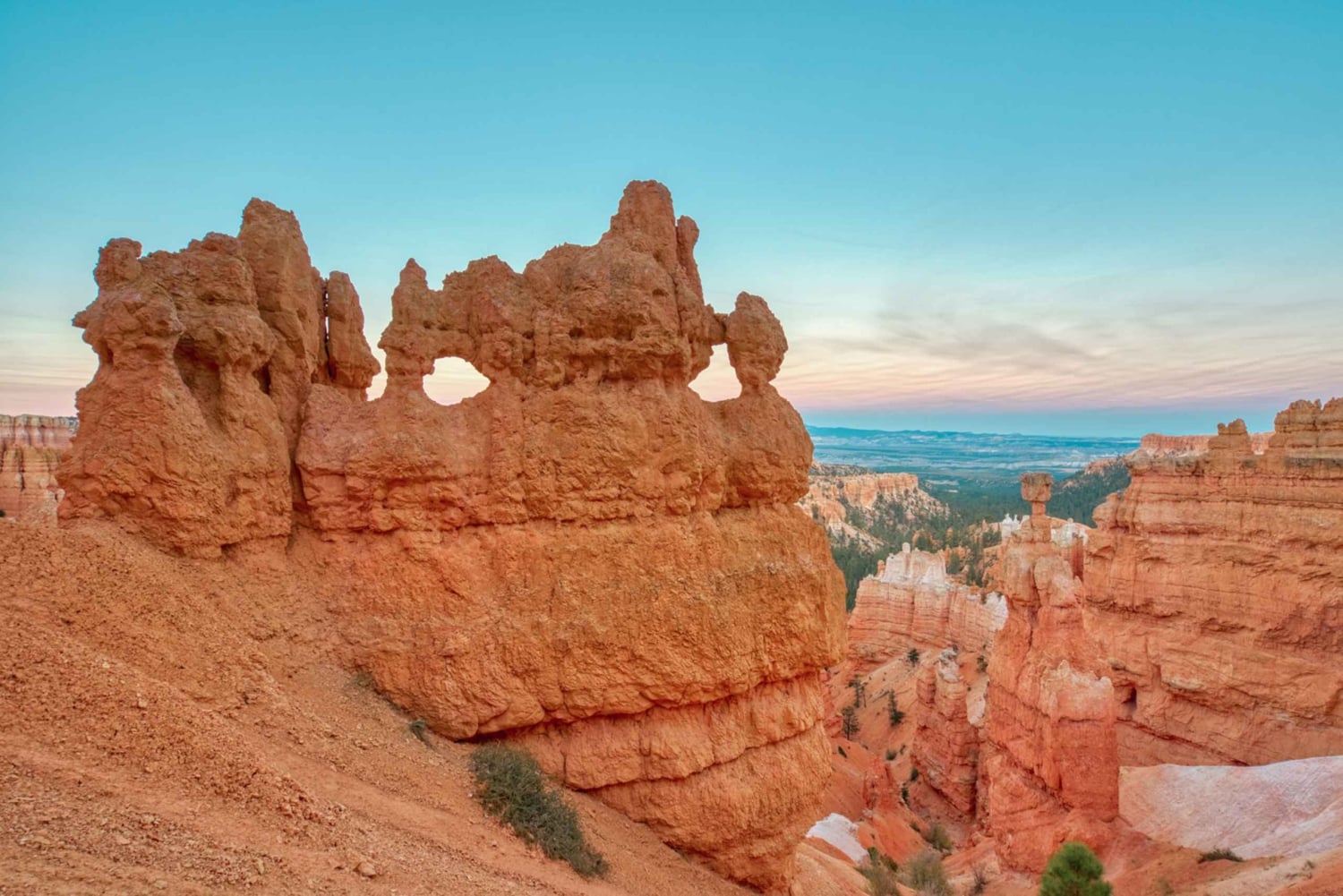 ラスベガス発：ブライス キャニオンとザイオン パーク ツアー（昼食付き）