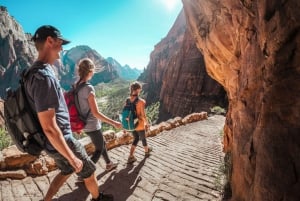 ラスベガス発：ブライス キャニオンとザイオン パーク ツアー（昼食付き）