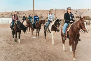 Från Las Vegas: Hästridning i ökennedgång med BBQ-middag