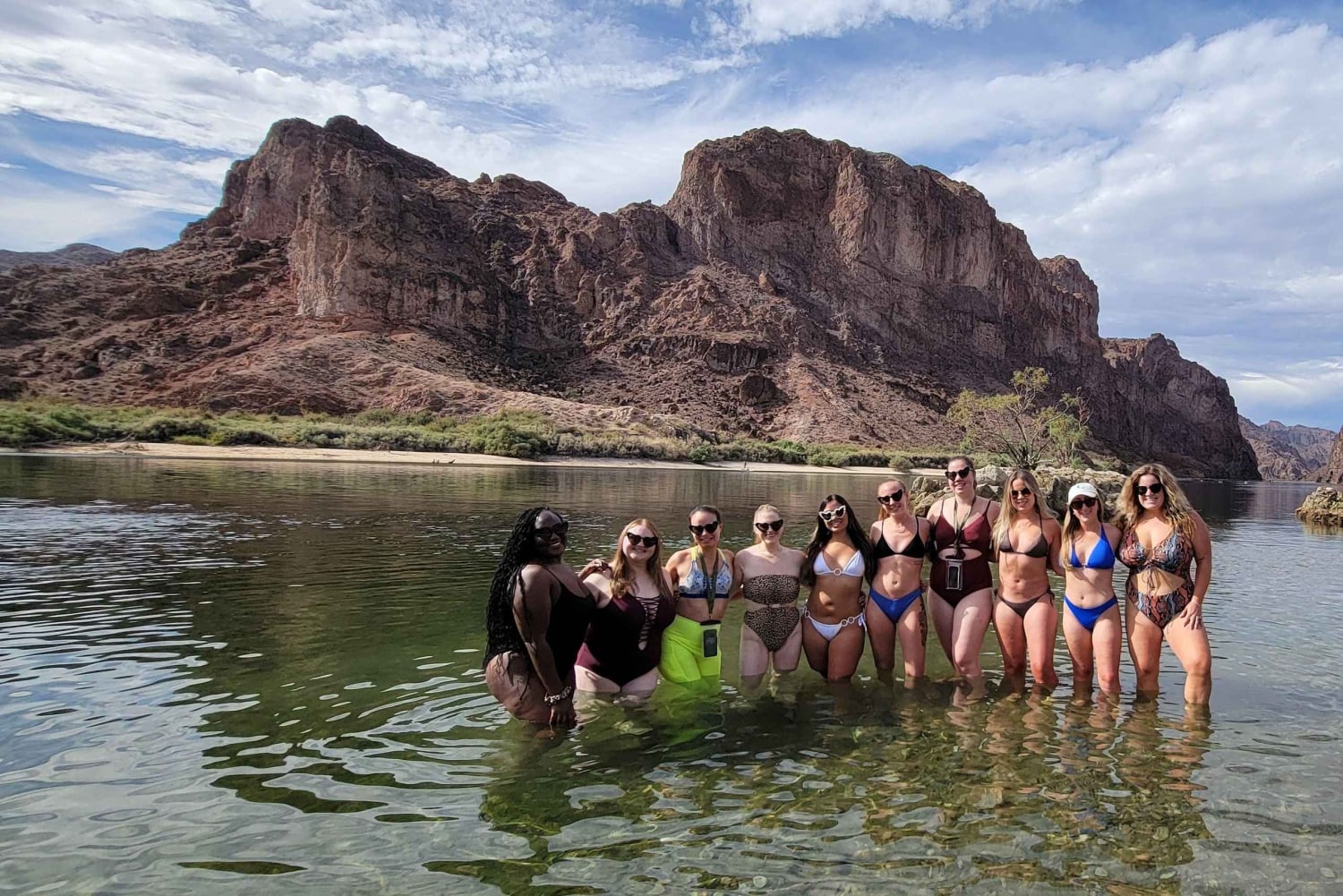 Las Vegasista: Emerald Cave Kayak Tour with Hotel Pickup (Hotellin nouto): Emerald Cave Kayak Tour with Hotel Pickup (Hotellin haku)