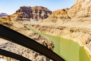 Depuis Las Vegas : survol du Grand Canyon en hélicoptère avec champagne