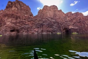 From Las Vegas: Hoover Dam Kayak Trip with 6 Hot Springs