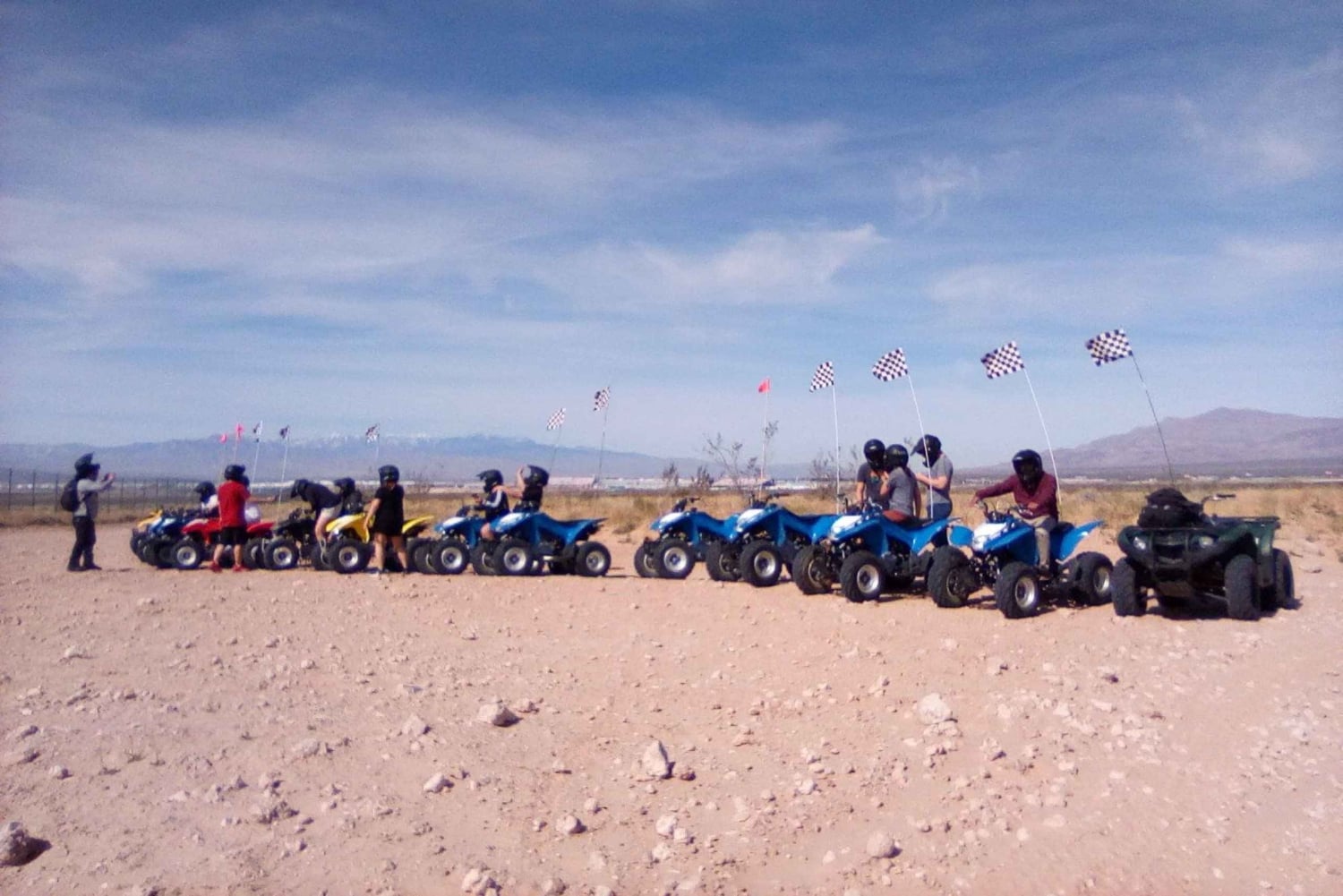 Vanuit Las Vegas: Nellis Dunes ATV-tour met shuttletransfer