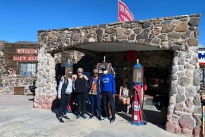 Oatman Mining Village: Burros/Rute 66 Scenic Mountain Tour