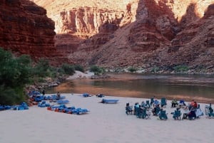 Grand Canyon: 6-tägige motorisierte Rafting-Tour mit Mahlzeiten und Flug