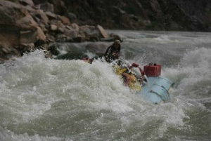 Ab Las Vegas: Wildwasser-Rafting im Grand Canyon